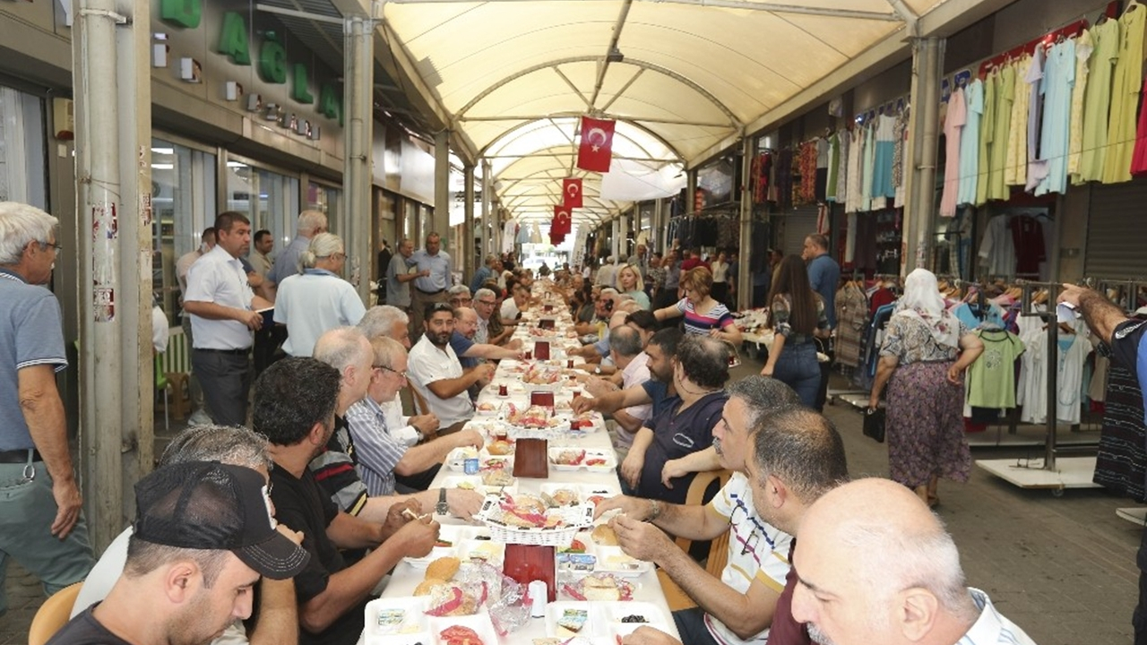 Aydın'da Başkan Fatih Atay esnaf buluşmalarını sürdürüyor