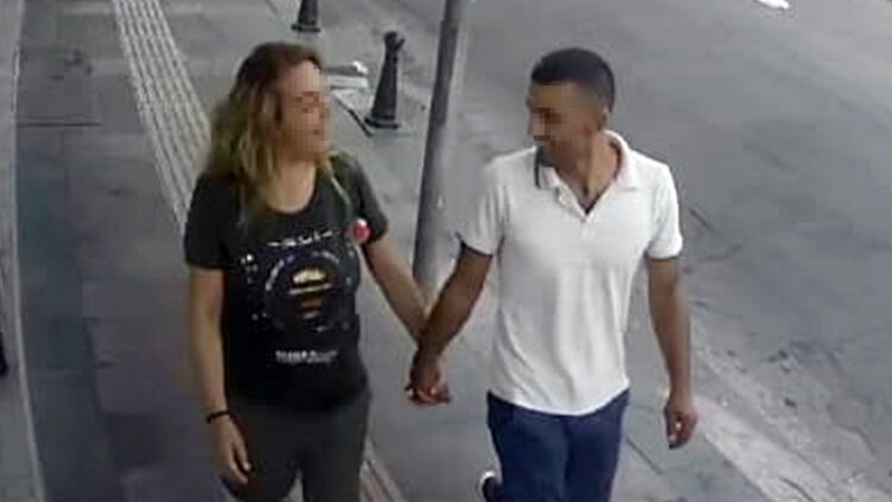 Her yere el ele gidiyorlardı!