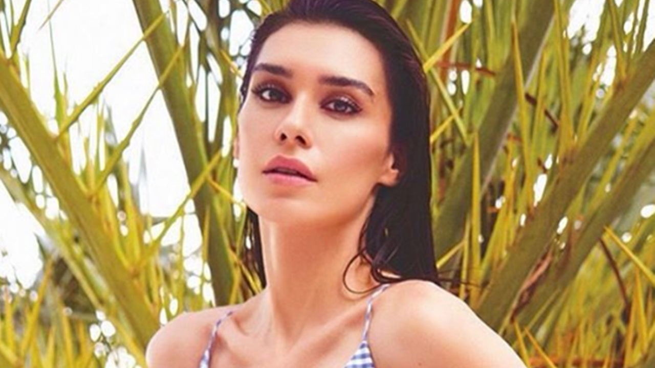 Burcu Kıratlı'nın bikinili paylaşımı çok konuşuldu