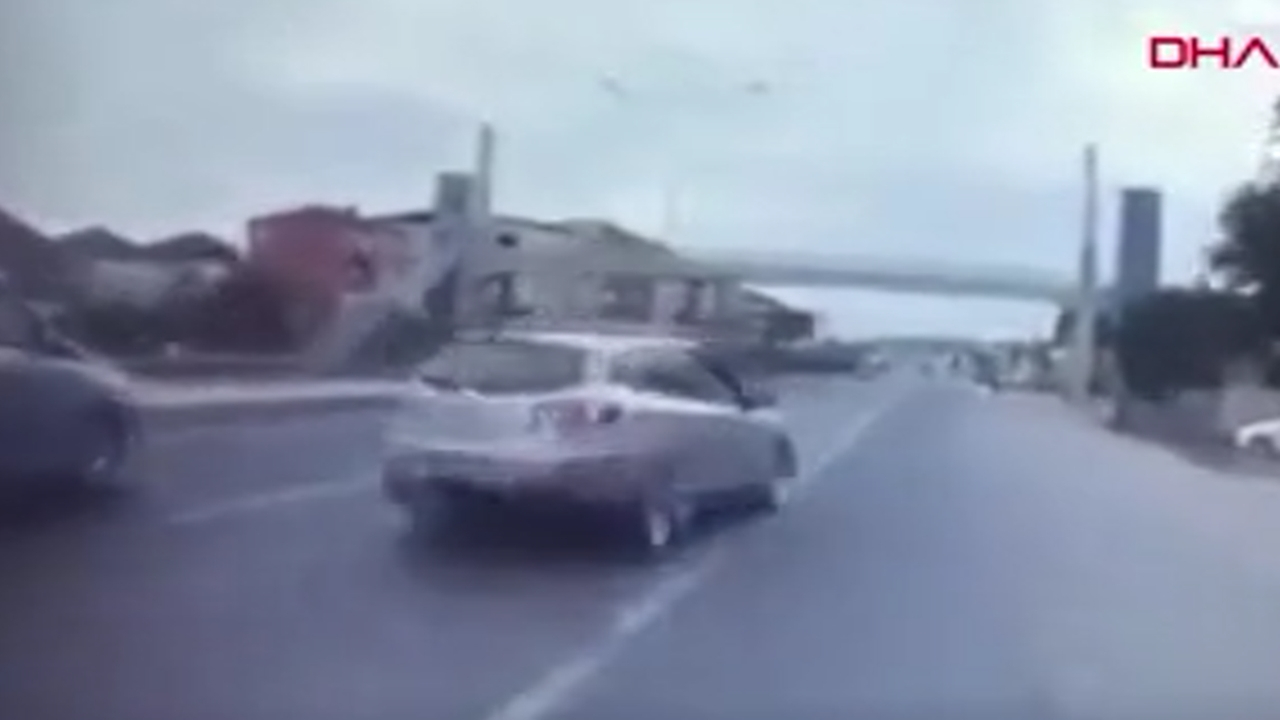Motosiklet sürücüsü son anlarını kaydetti!