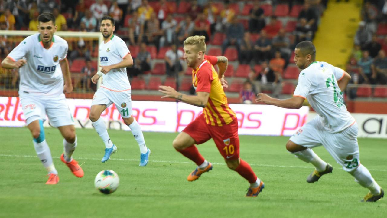 Alanyaspor deplasmanda güldü!