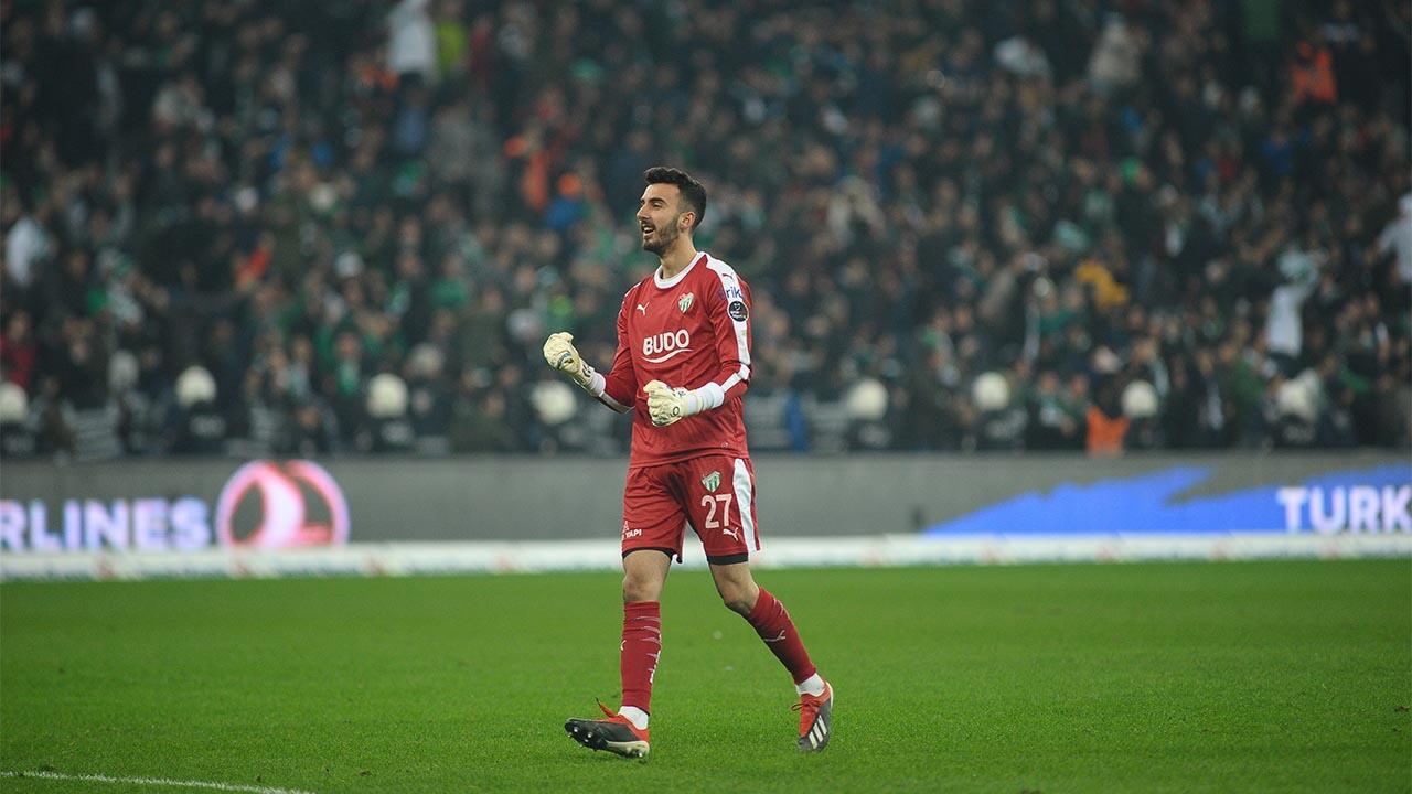 Bursasporlu Muhammet Şengezer Başakşehir'de!