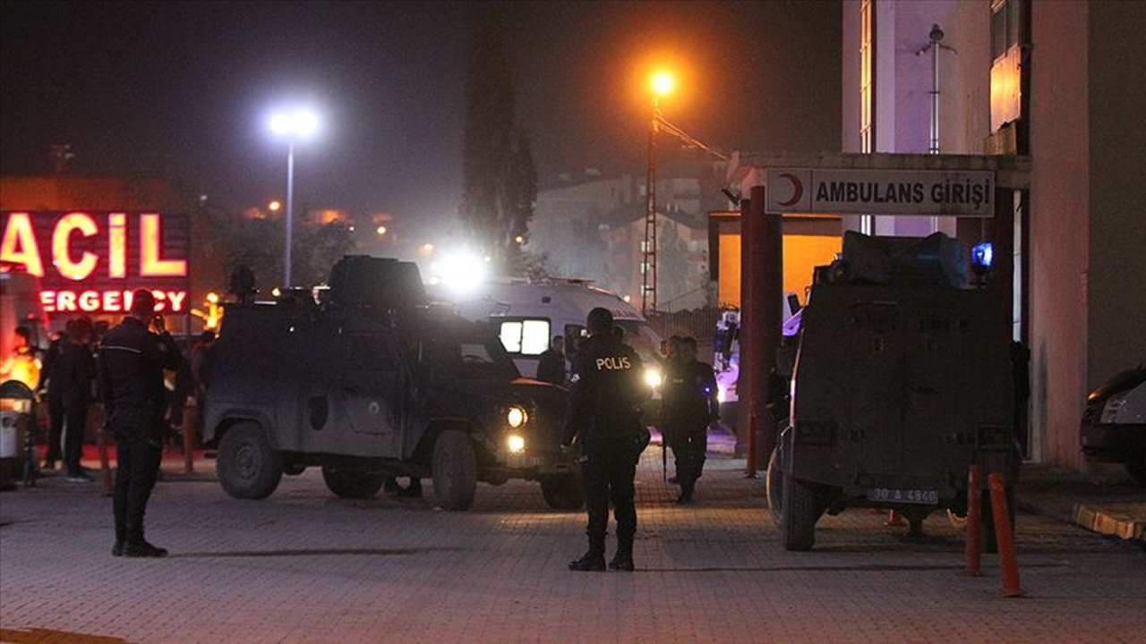 Teröristlerin yerleştirdiği bomba patladı!