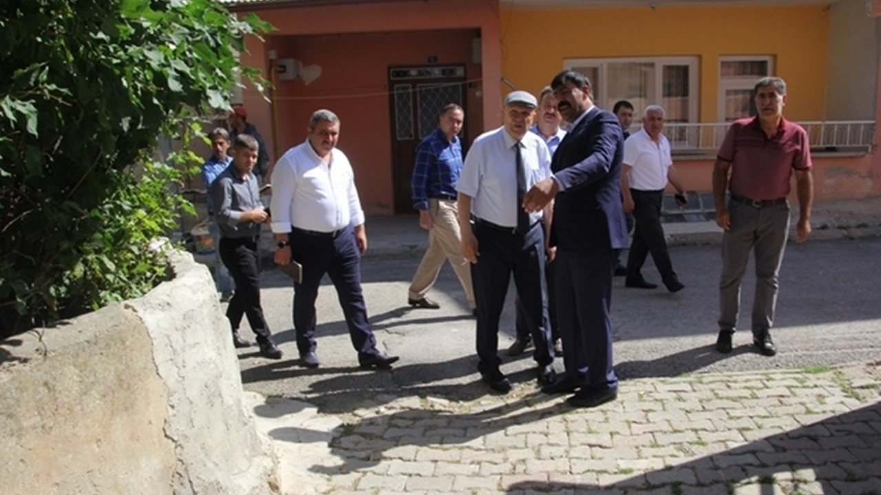 Bayburt'ta Başkan Hükmü Pekmezci’den mahallelere çıkarma