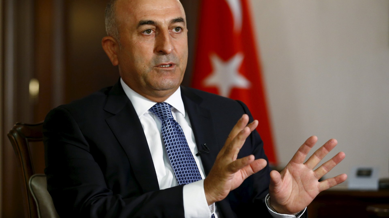 Bakan Çavuşoğlu resti çekti
