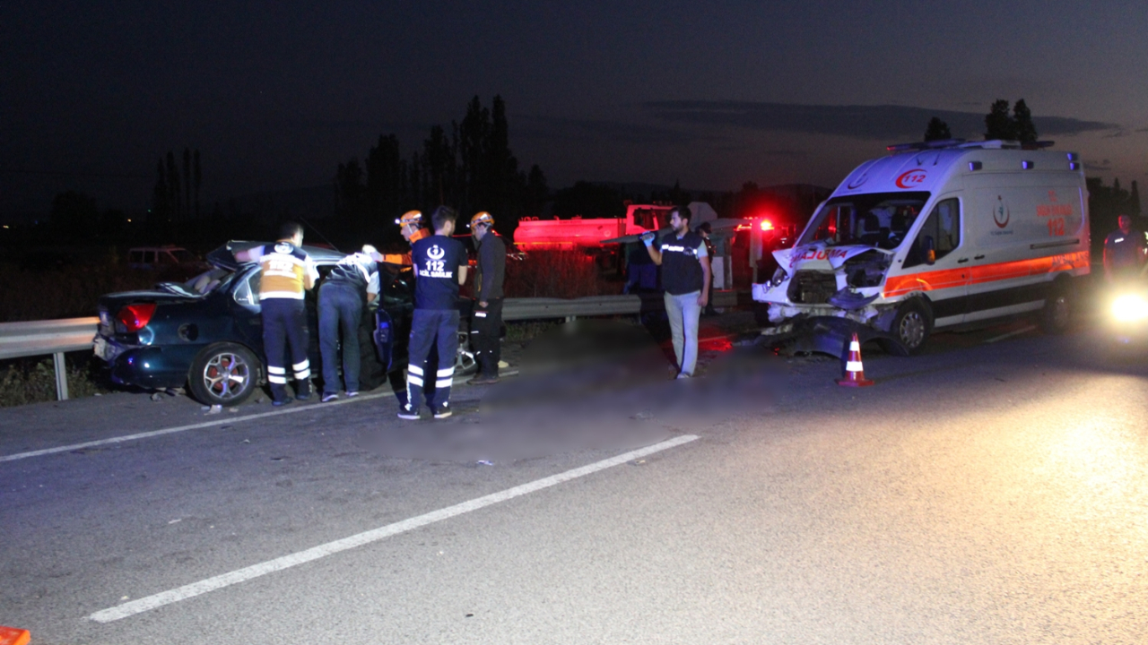 Kütahya'da korkunç kaza: 3 ölü, 4 yaralı...