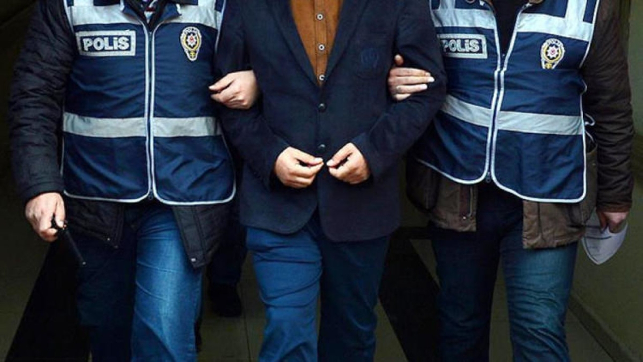 Aranan FETÖ'cü düğünde paketlendi...
