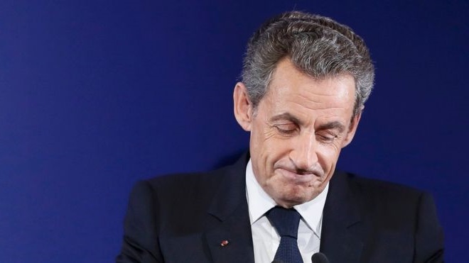 Fransa'da Sarkozy sandığa gömüldü