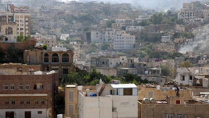 Yemen'de Husiler sivil yerleşim yerlerine saldırdı