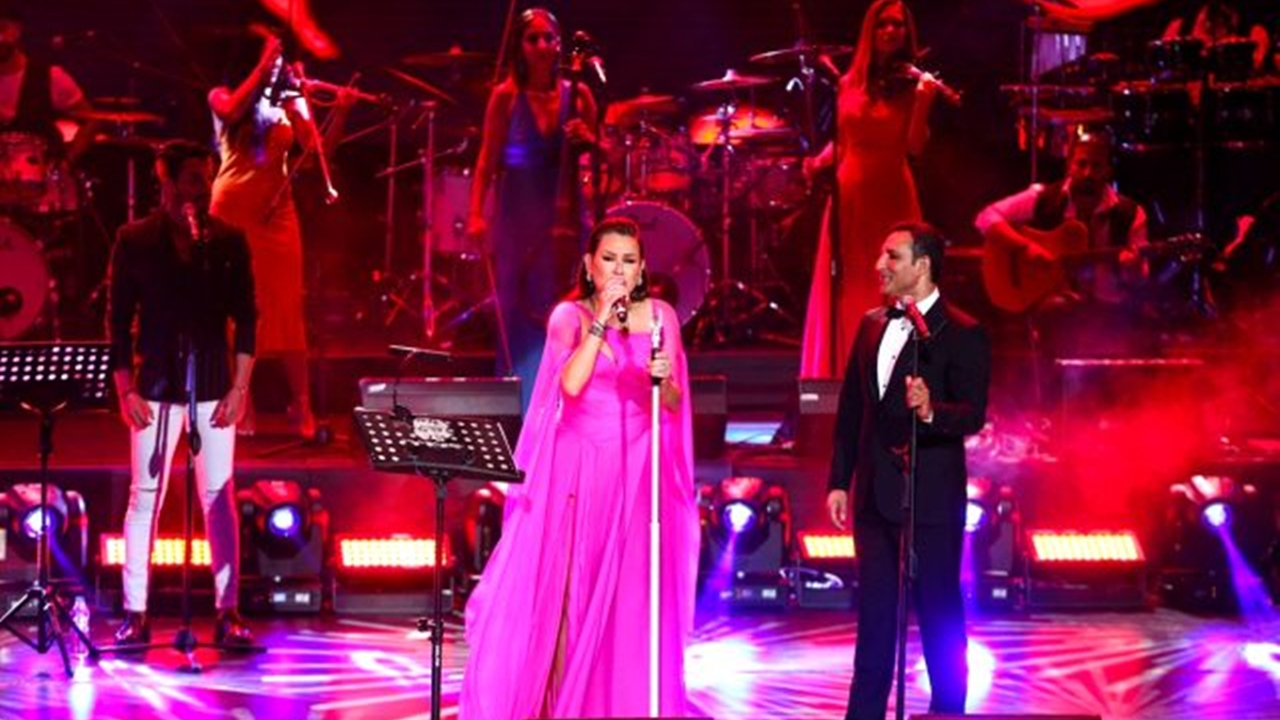 Konserinde gözyaşlarına hakim olamadı!