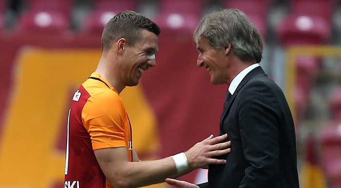 Riekerink’ten derbiye özel Podolski hamlesi