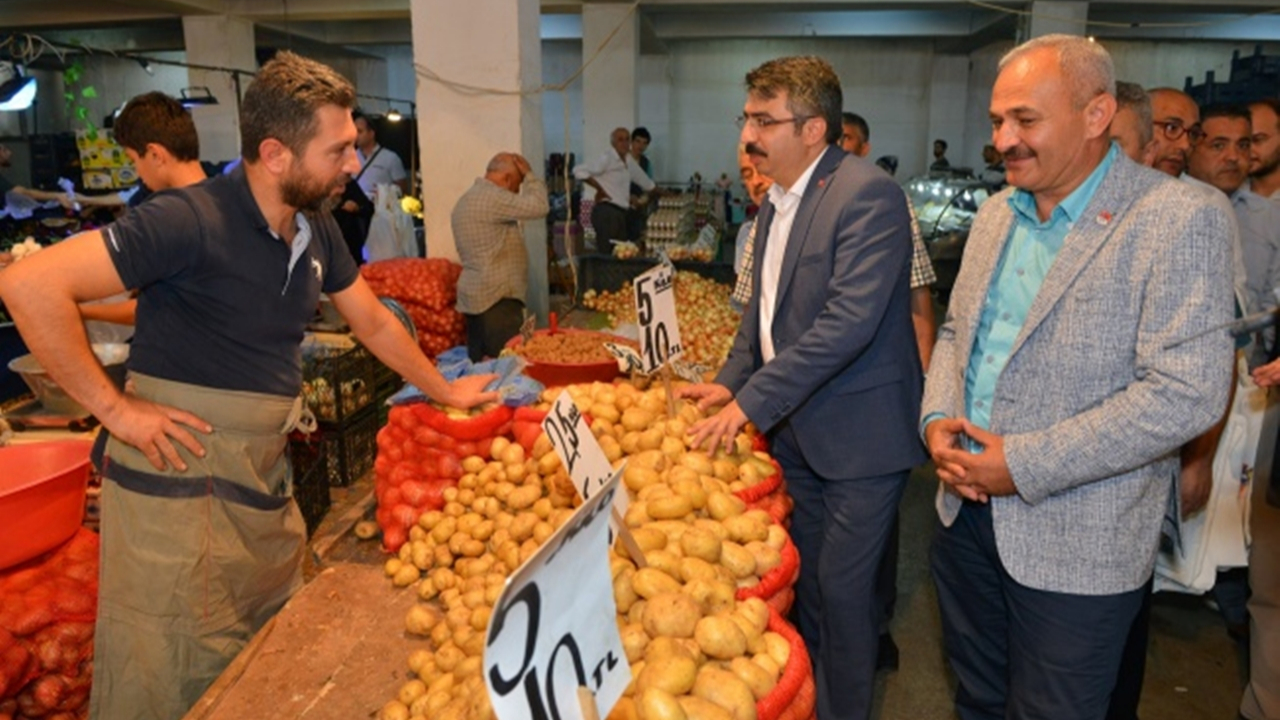 Bursa'da Başkan Oktay Yılmaz’dan pazar ziyareti