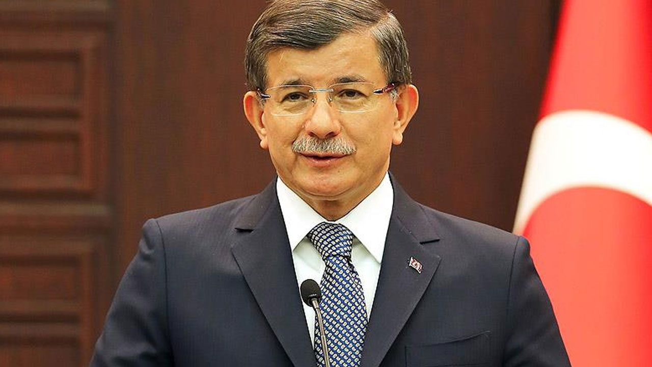 Davutoğlu'na Sakarya'da protesto şoku!