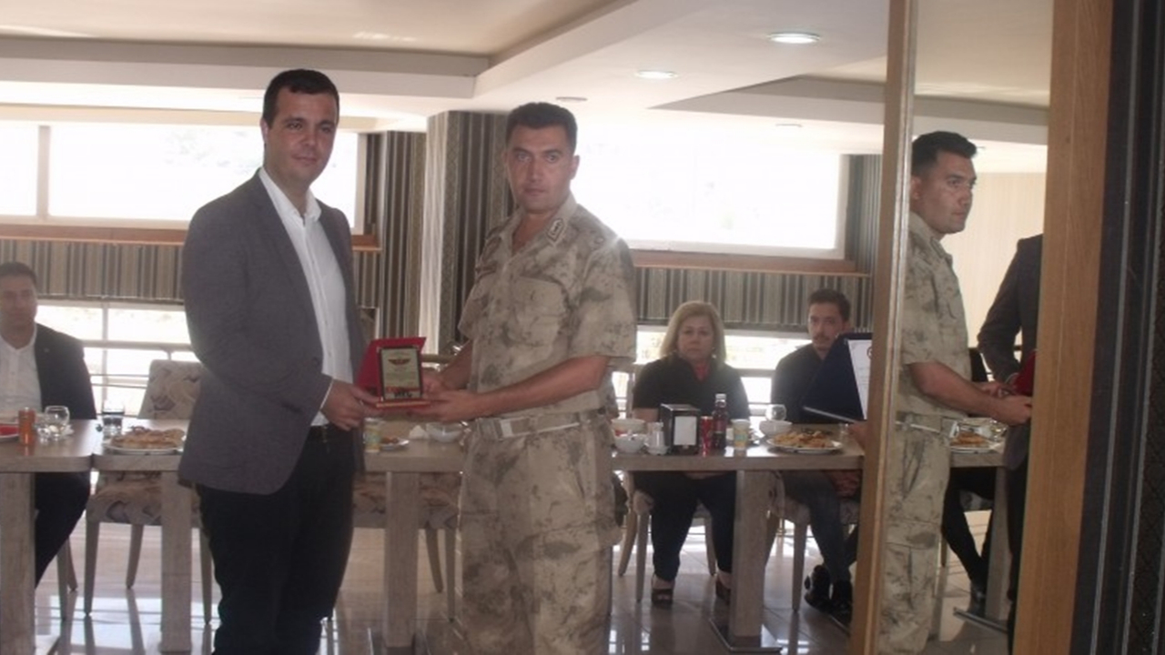 Van'da Kaymakam Ferhat Vardar için veda yemeği