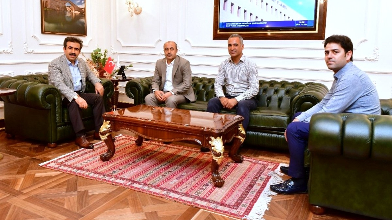 Diyarbakır'da HAK-İŞ’ten kayyum Hasan Basri Güzeloğlu’na destek