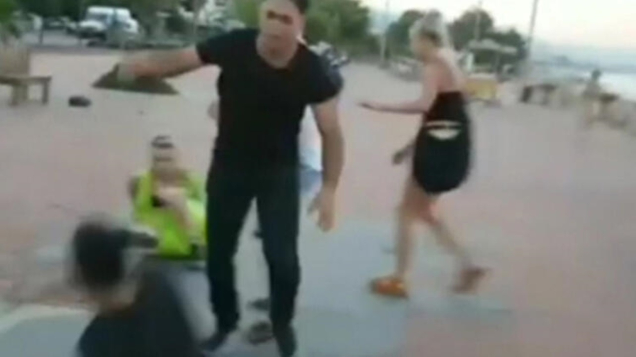 2'si kadın 3 Rus turist...