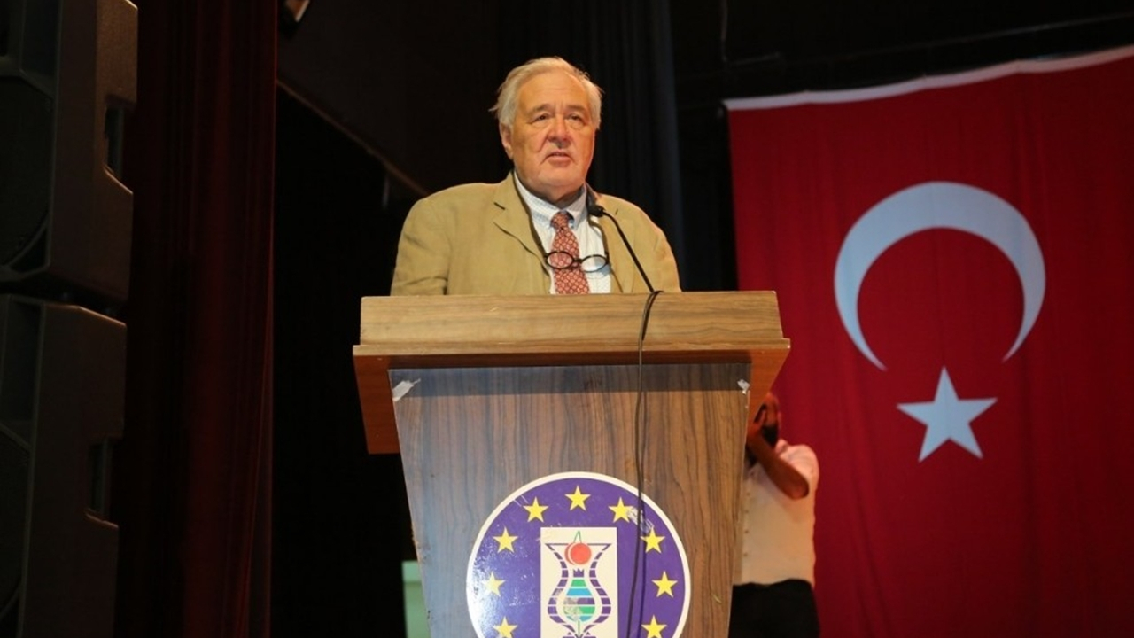 Kütahya'da İlber Ortaylı ’Büyük Taarruz ve Dumlupınar’ı anlattı