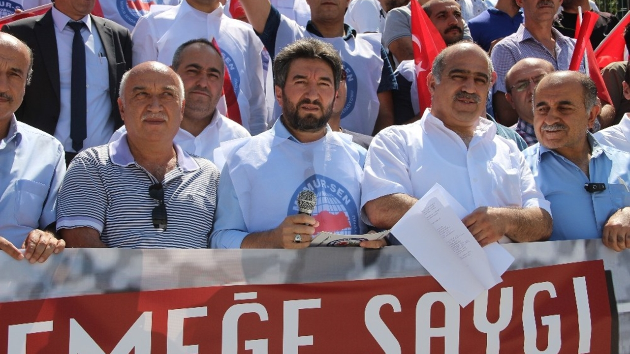 Erzurum Memur Sen İl temsilcisi Mustafa Karataş; “Kamu görevlilerinin memnuniyeti milletin memnuniyetidir