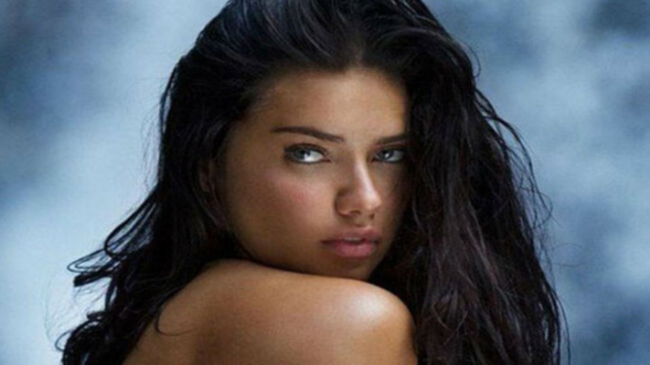 Adriana Lima'dan çırılçıplak paylaşım!