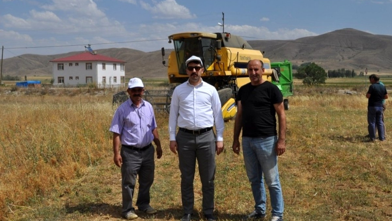 Bayburt'ta Kaymakam Ömer Coşkun’dan çiftçilere ziyaret