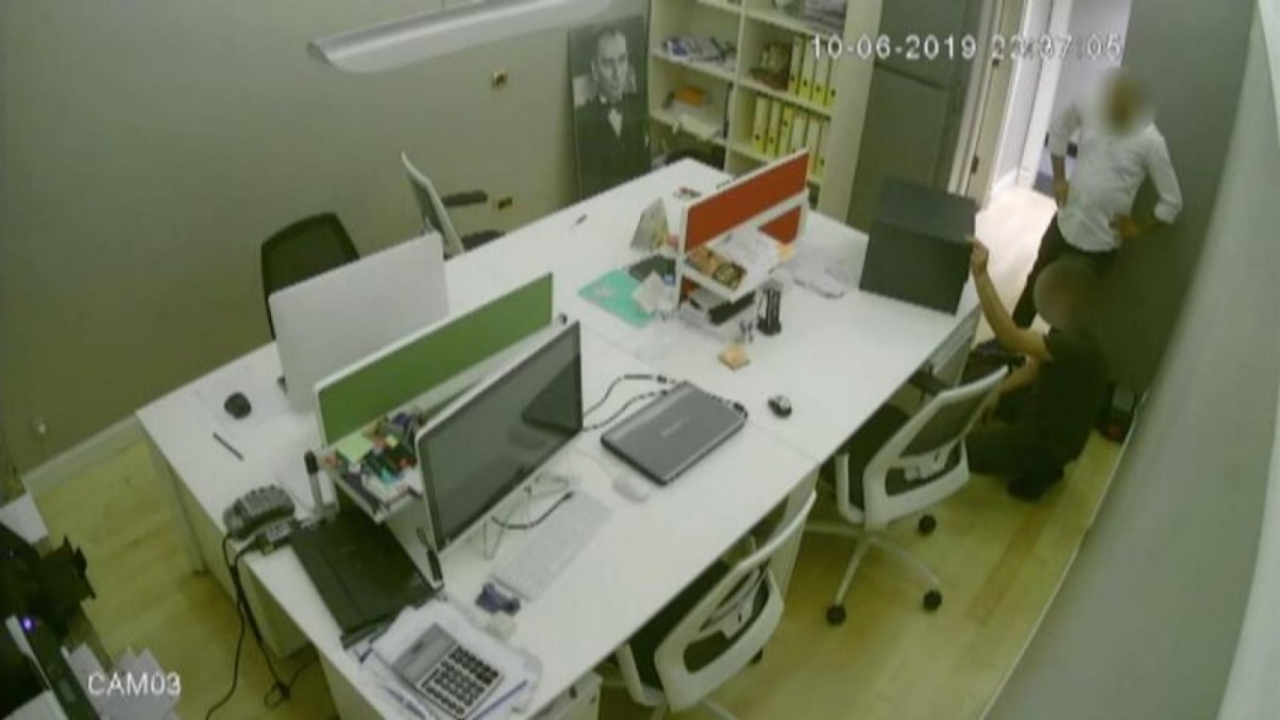 Çilingir çağırıp iş yeri kasasını soydu!