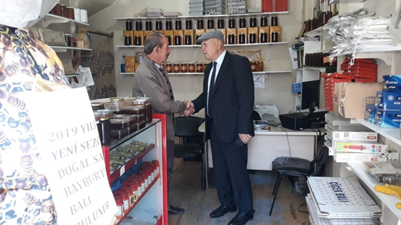 Bayburt'ta Başkan Hükmü Pekmezci esnaf ziyaretlerine devam ediyor