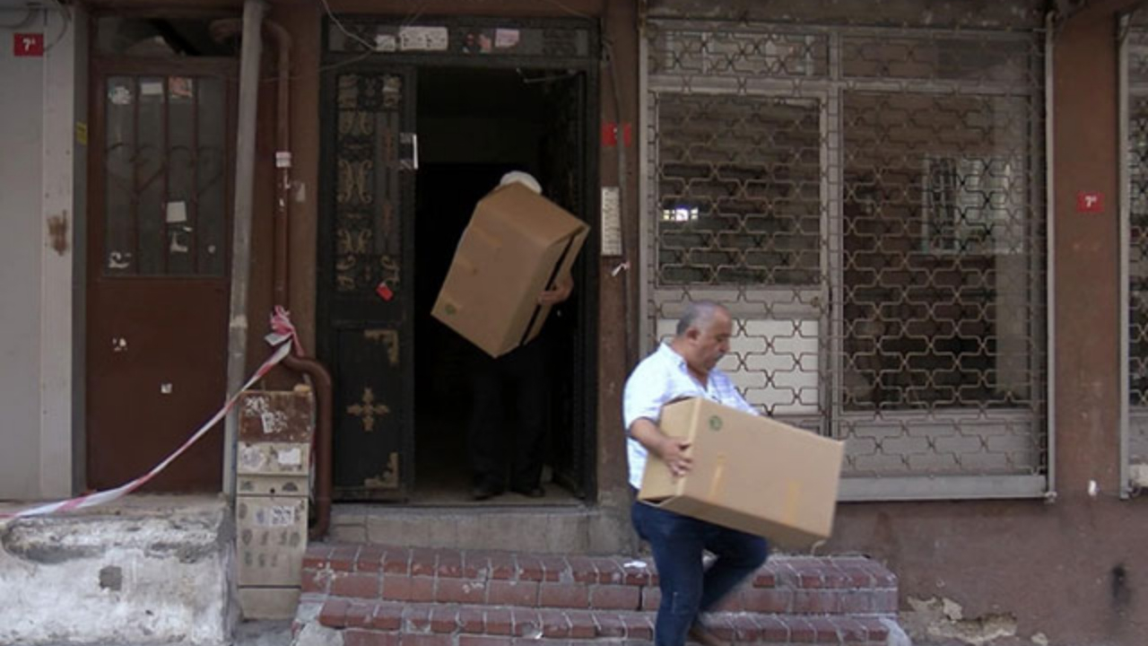 Bağcılar'da mühürlenen iki binada tahliye başladı!