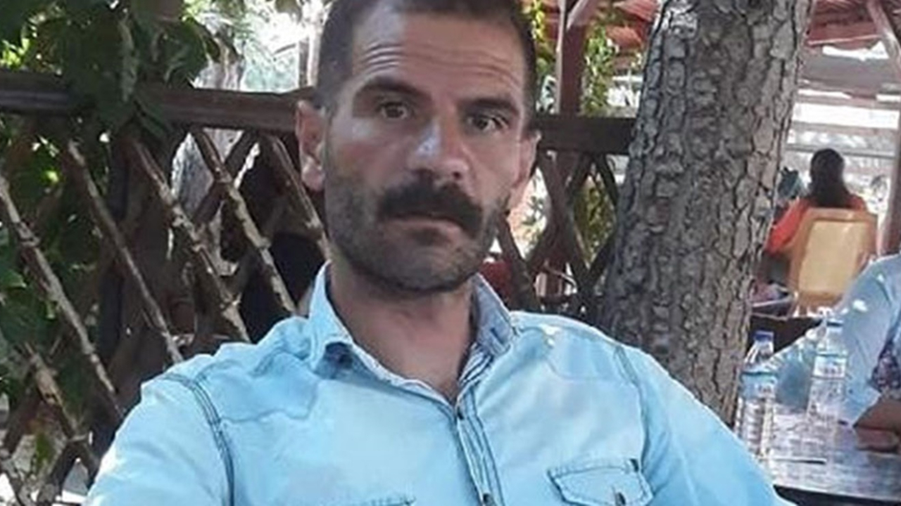 Eşini başındaki eşarpla boğarak öldürdü!