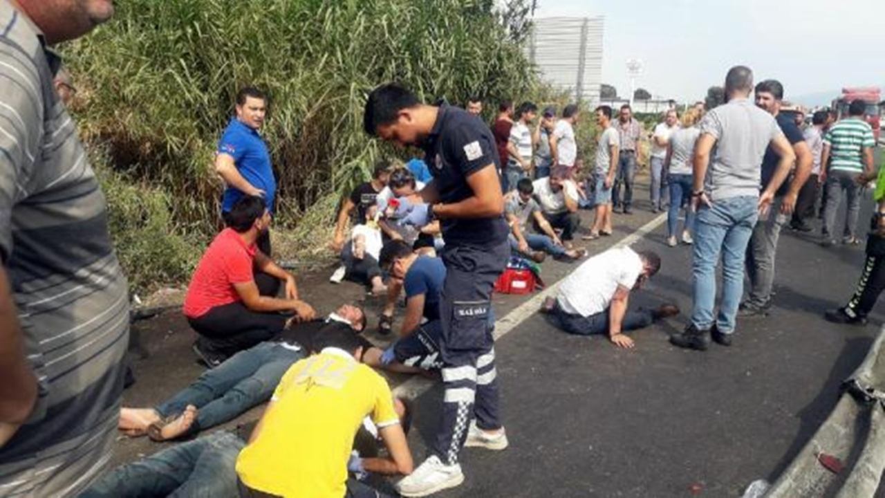 Otobüs tarlaya uçtu! Can pazarı yaşandı