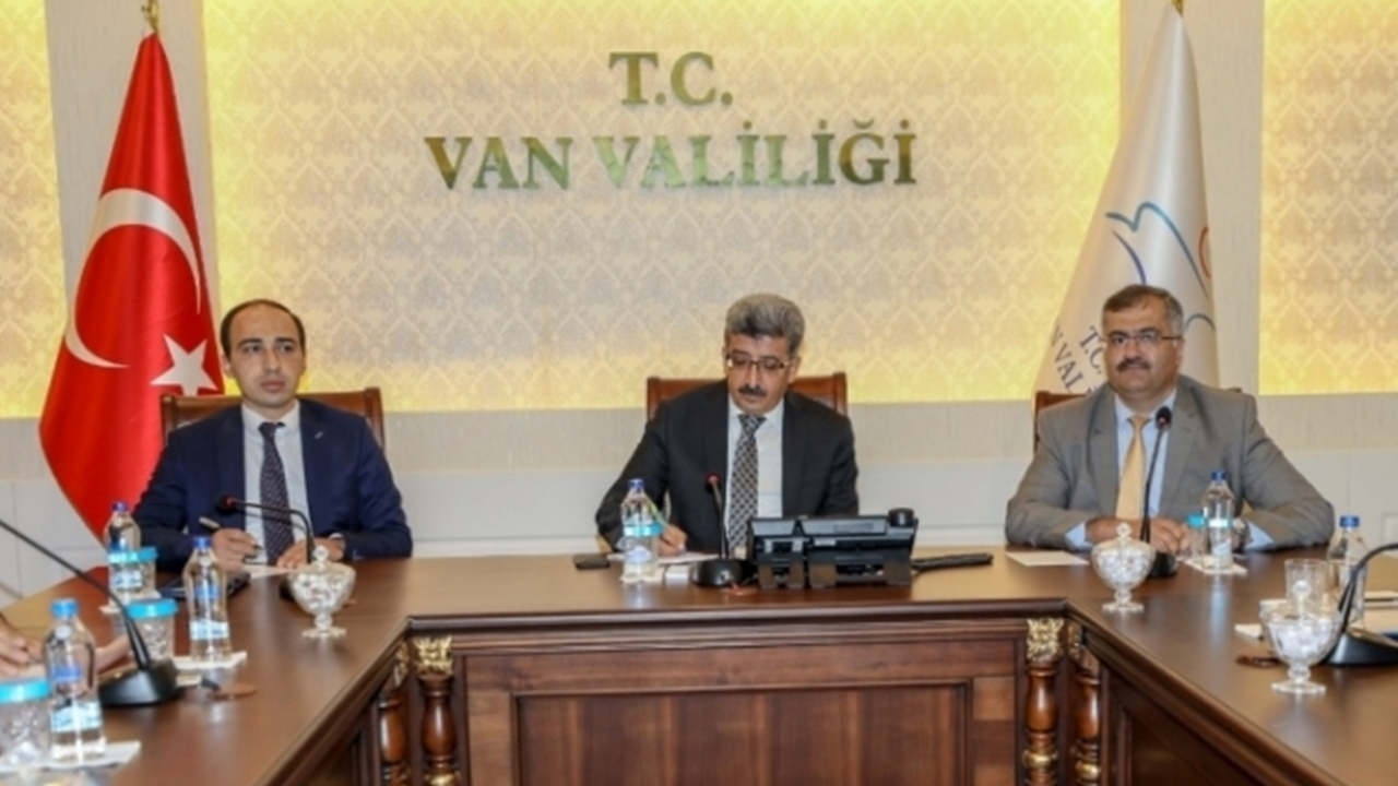 Van'da Vali Mehmet Emin Bilmez Başkanlığında eğitim toplantısı