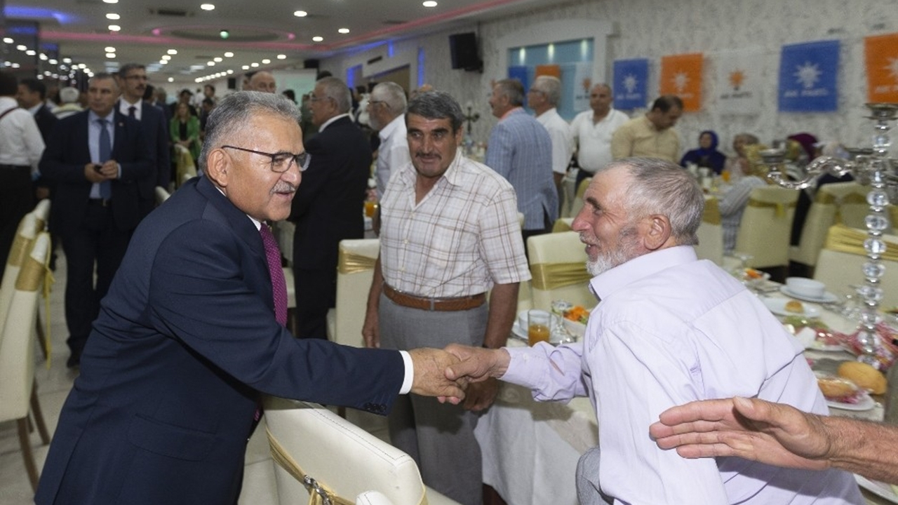 Kayseri'de Başkan Dr. Memduh Büyükkılıç, Tomarza’dan sonra Talas’ta