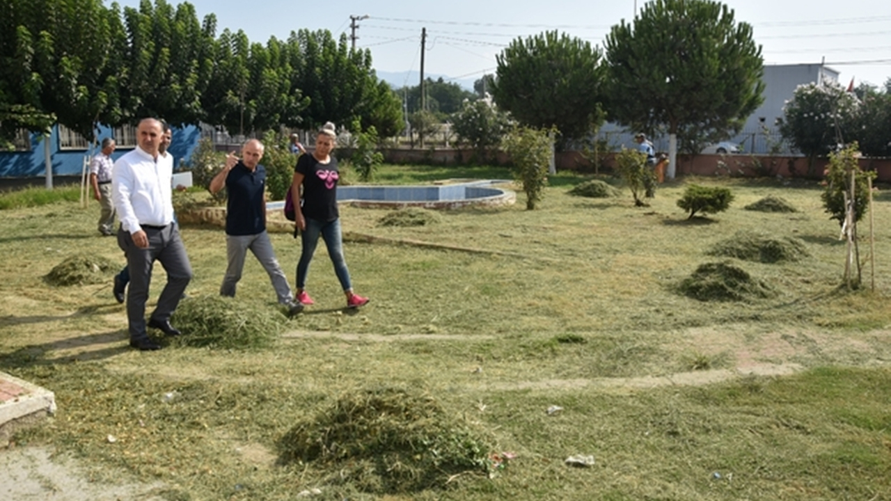 Aydın'da Başkan Aytekin Kaya, okullardaki temizlik çalışmalarını inceledi