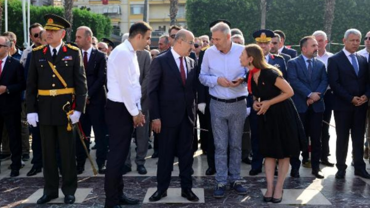 Adana'daki 30 Ağustos kutlamalarında kriz!