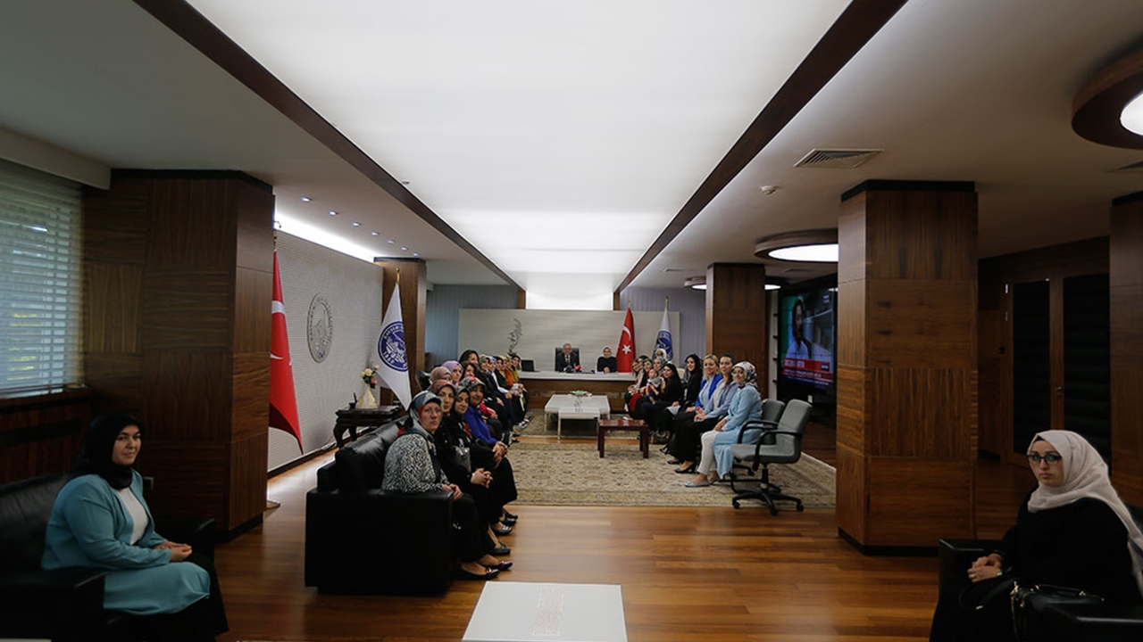 Kayseri'de Başkan Dr. Memduh Büyükkılıç: "Gönül kazanmak, dua almak için çalışıyoruz"