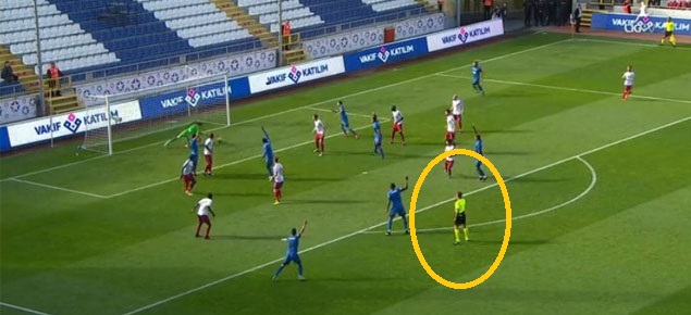 Kasımpaşa - Karabükspor maçında kural hatası yapıldı!