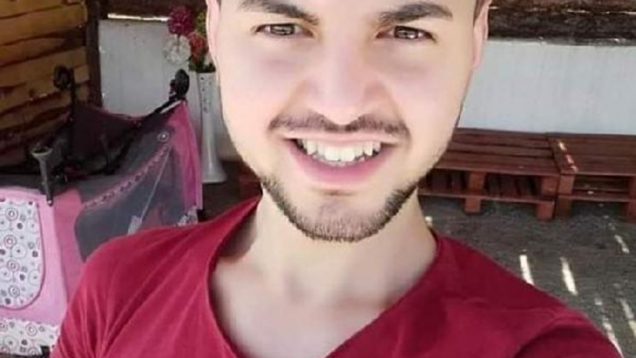 Arkadaşını kalbinden bıçakladı!