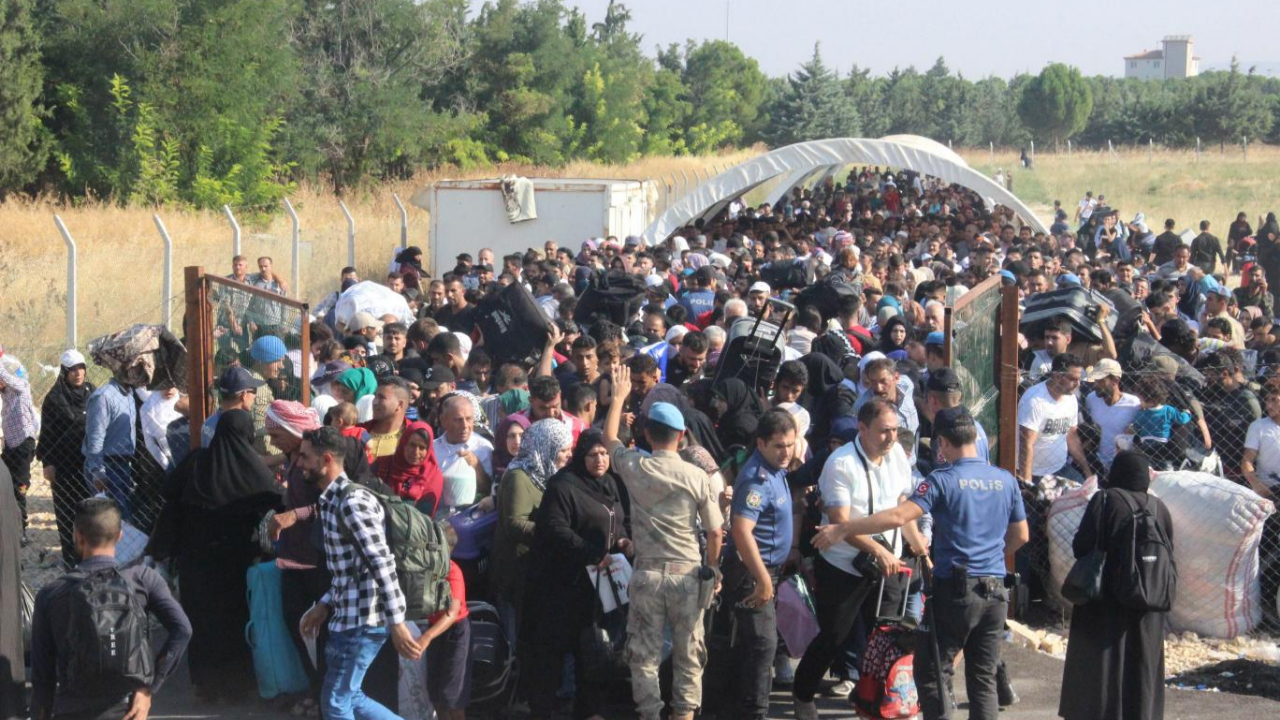 Binlerce Suriyeli sınıra dayanacak!
