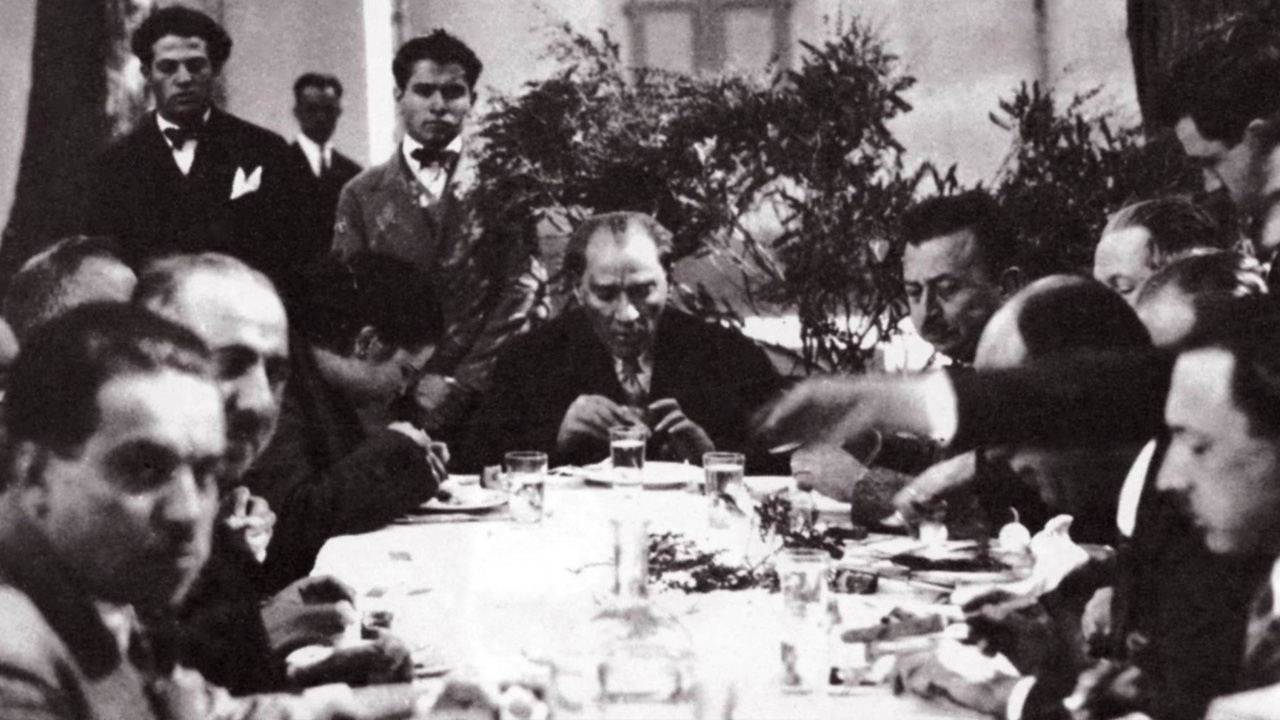 Perinçek'ten rakılı Atatürk anmasına tepki