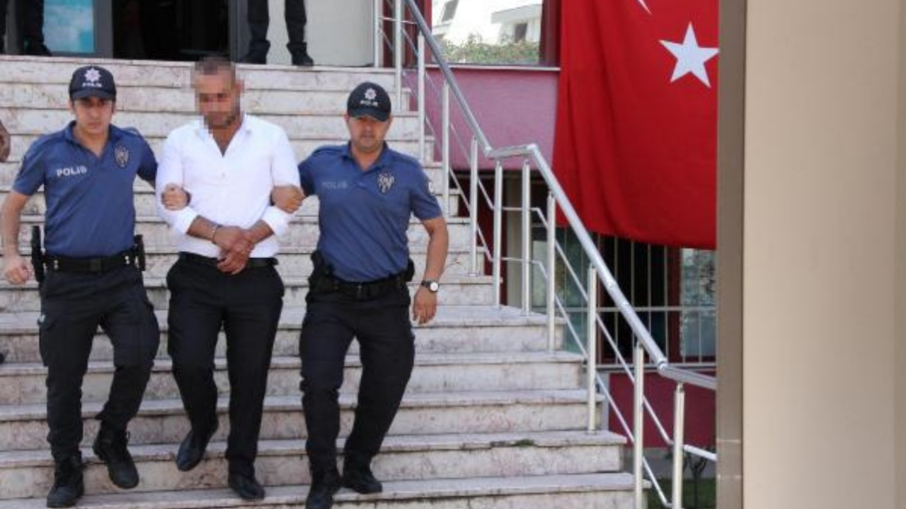 Ceza yazan polisleri tehdit etti