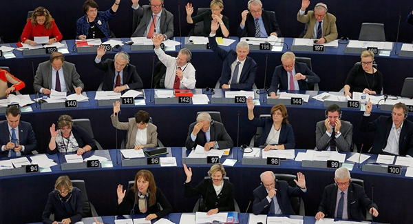 AP'nin iki büyük grubu 'müzakereleri dondurulsun' dedi