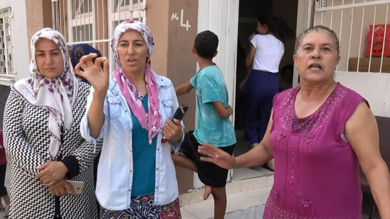 12 kadın 80 yaşındaki tacizciyi pusu kurup yakaladı