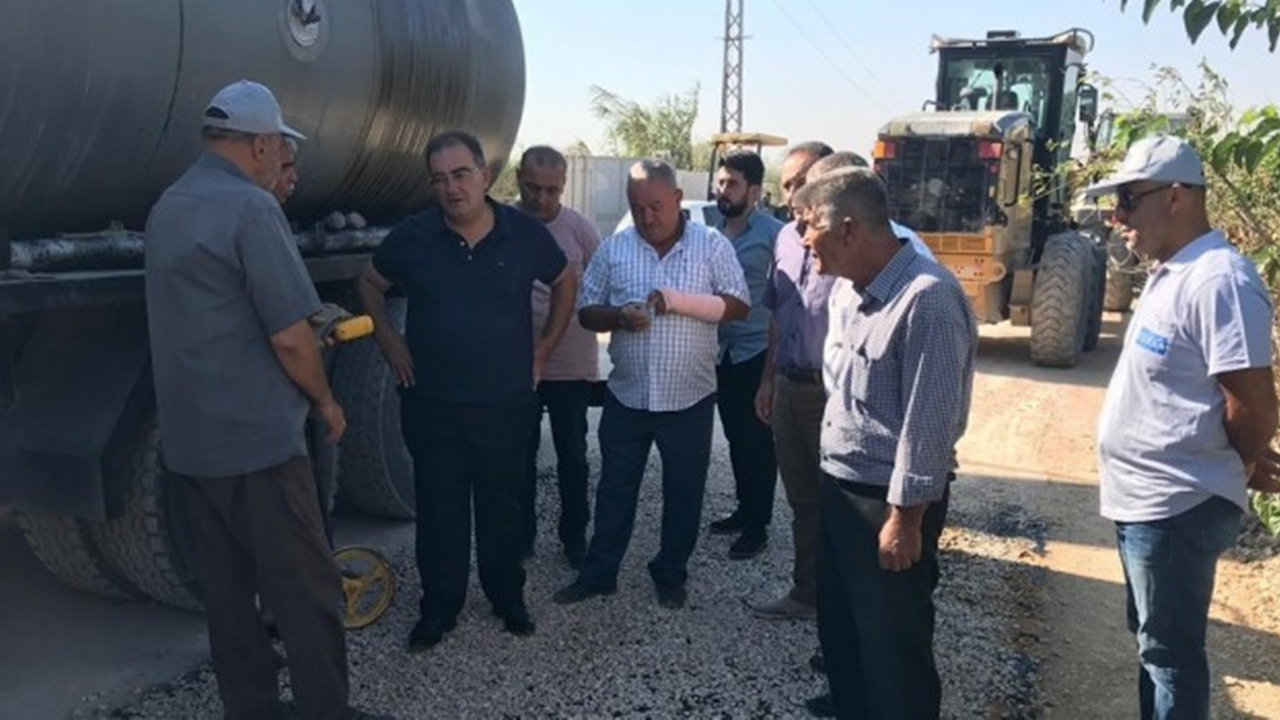 Kilis'te Başkan Mehmet Abdi Bulut asfalt çalışmalarını inceledi