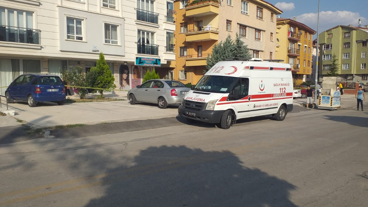 17 yıllık eşini boğarak öldürdü...
