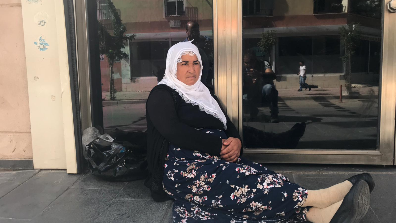 HDP'nin kapısına dayandı
