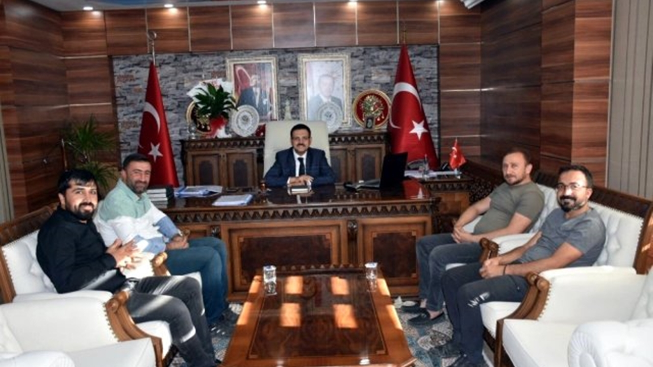 Hakkari'de Kaymakam Osman Doğramacı gazetecilerle buluştu