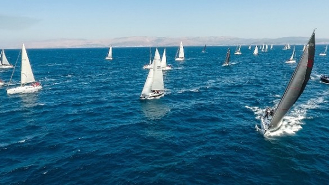 'Arkas Aegean Link Regatta'da 56 tekne kıyasıya yarıştı!
