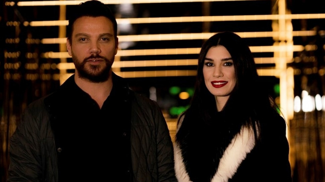 Sinan Akçıl ile Burcu Kıratlı boşanıyor!