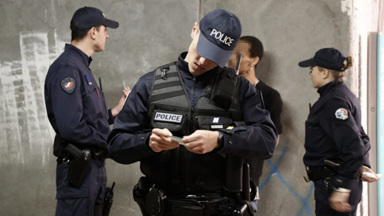 Kendisini polis olarak tanıtan şüpheli tutuklandı!