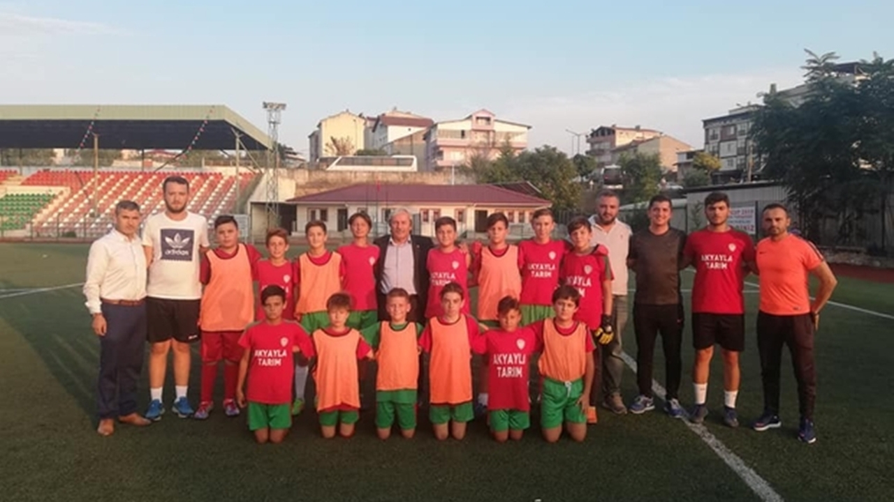 Bilecik'te Başkan Münür Şahin futbolcularla bir araya geldi