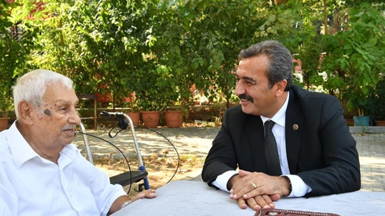 Adana'da Ali Hikmet Gencer: "Atatürk sağlığından çok Hatay’ı düşünüyordu"